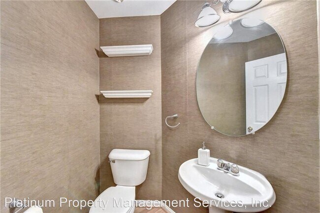 Building Photo - 4 br, 3.5 bath House - 3710 Palisade Park Dr