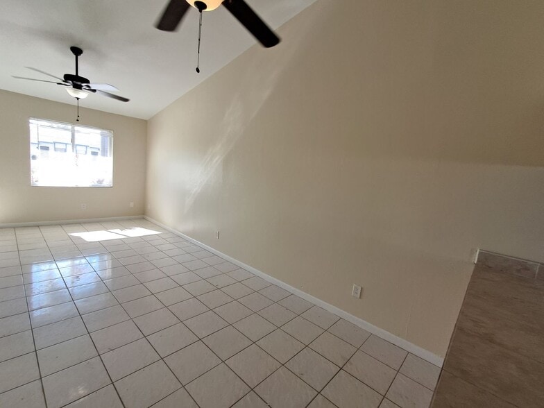 Building Photo - 3809-3811 SW 8th Ct