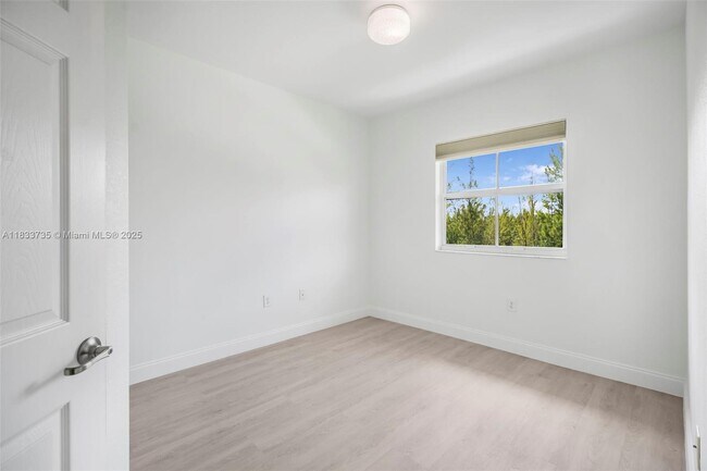 Building Photo - 8650 NW 97th Ave