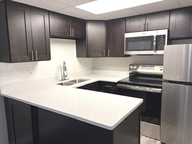 Building Photo - 230 Springhill Dr
