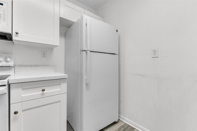 Building Photo - 608 SW 76th Terrace