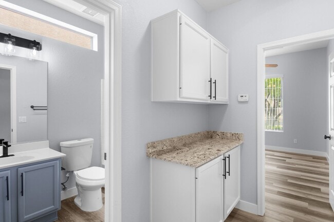 Building Photo - $2,500 Lovely Gilbert Rental Home With 2.5 Garage-3 bedrooms-2 Baths!