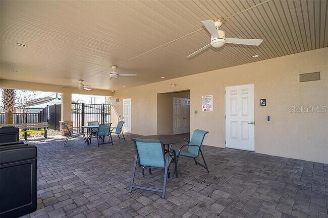 Building Photo - 626 Taft Dr