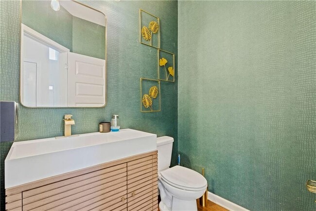 Building Photo - 3266 Cedar Crest Way