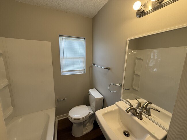 Building Photo - 540 Harahan Rd