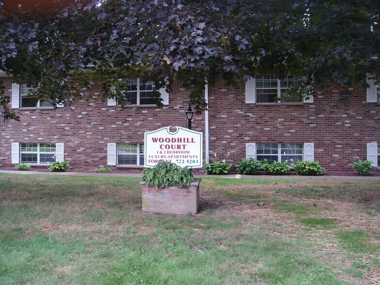 woodhill court apts - 27 Woodhill Ct