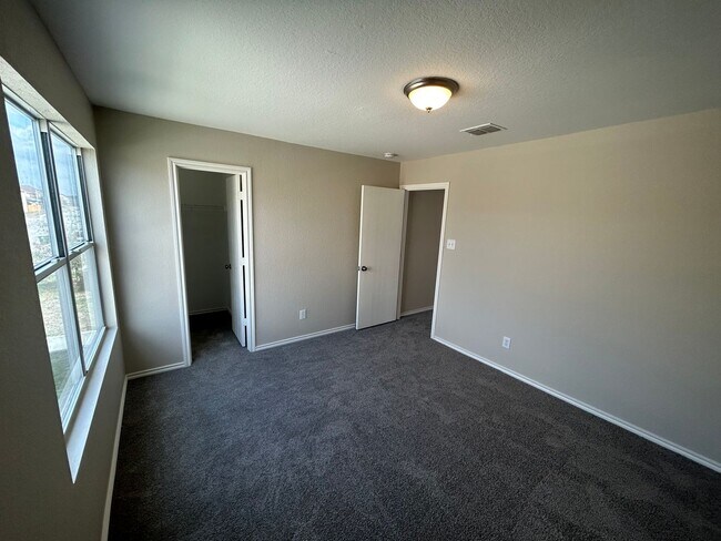 Building Photo - *COMING SOON* Desirable Location In Cibolo! Spacious Home with Loft & Fenced Backyard!