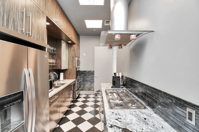 Building Photo - 1600 Post Oak Blvd