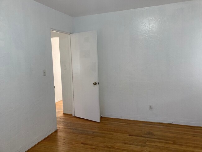 Building Photo - 2052 Reed Ave