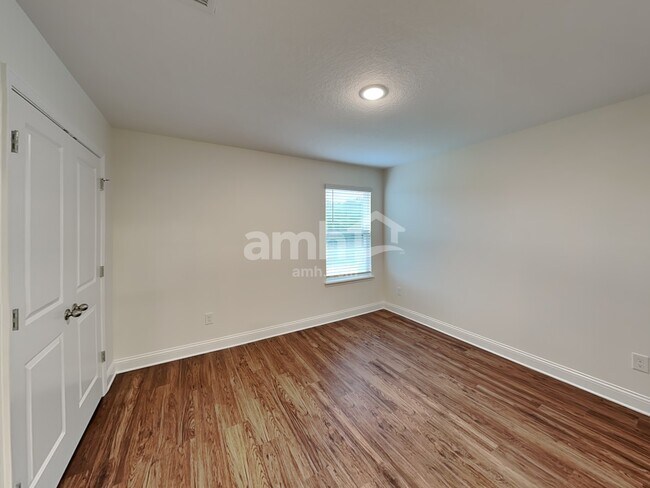 Building Photo - 6058 Little Blf Cir