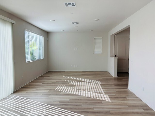 Building Photo - 40681 Birchfield Dr