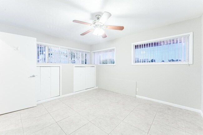 Building Photo - 831 E Palmetto Park Rd