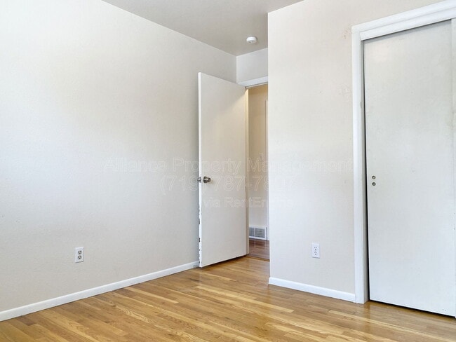 Building Photo - 2818 Dusk Dr