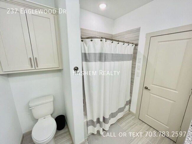 Building Photo - 237 Eaglewood Dr