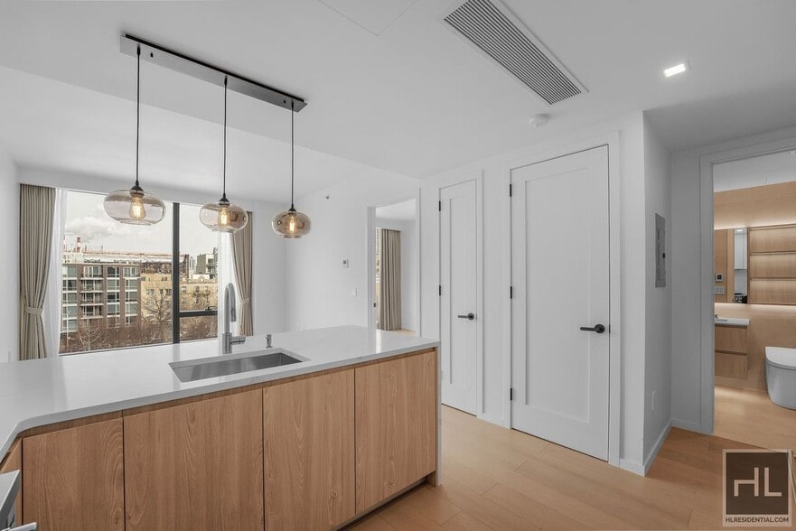 Building Photo - 45th Road