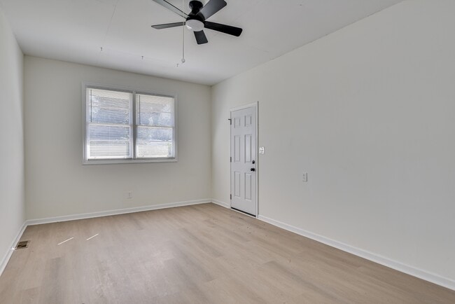 Building Photo - 2618 Providence Ct