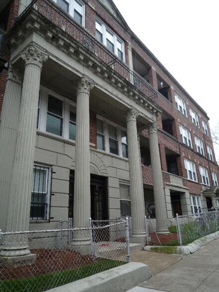 Building Photo - 123 Sutherland Rd