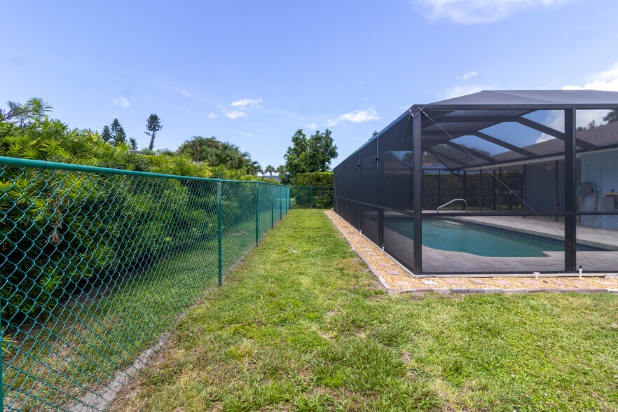 Building Photo - 1036 N Cypress Point Dr