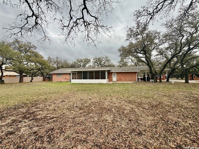 Building Photo - 115 Encino Grande St