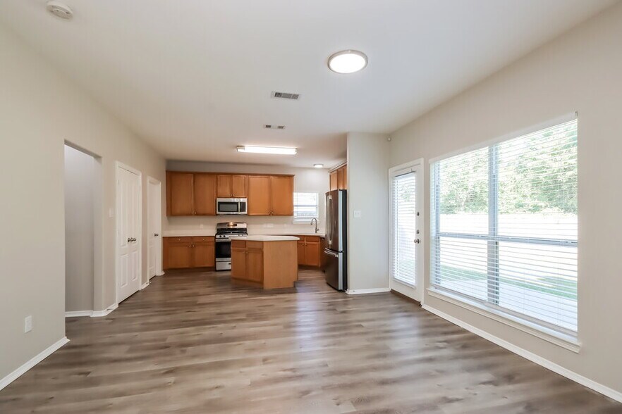 Building Photo - 1089 Shadow Glenn Dr