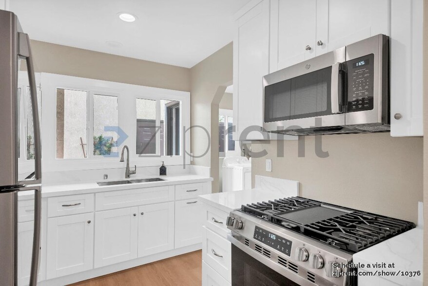 Building Photo - 1316 Miller Ave