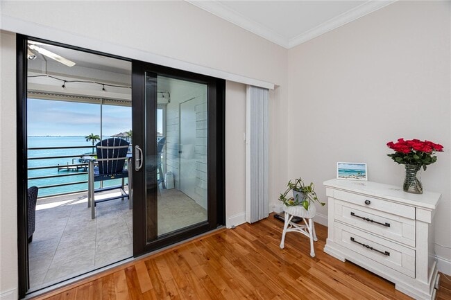 Building Photo - 363 Pinellas Bayway S