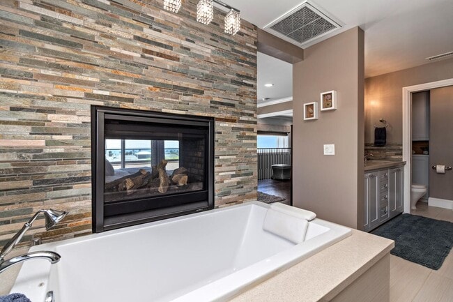 Building Photo - Prestigious Ocean View Retreat – Fully Rem...