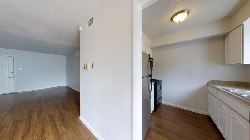 Building Photo - 5221 Bonita Ave