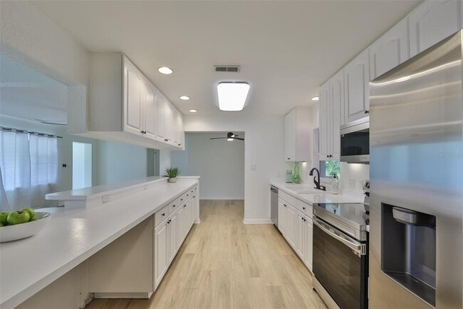 Building Photo - 6145 1st Ave N