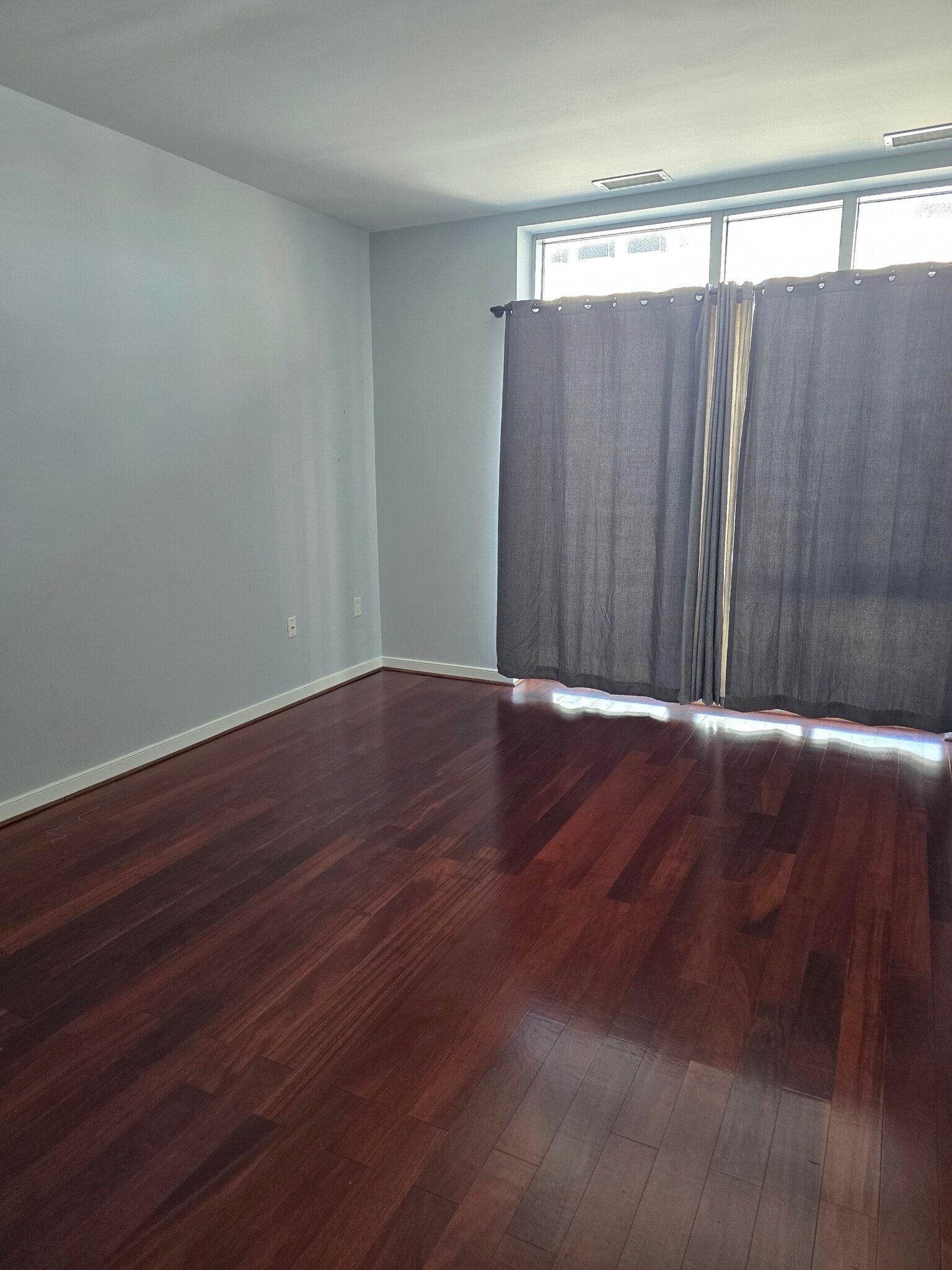 Open Living Space - 6506 America Blvd