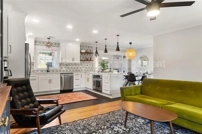 Building Photo - 2968 Catalina Dr