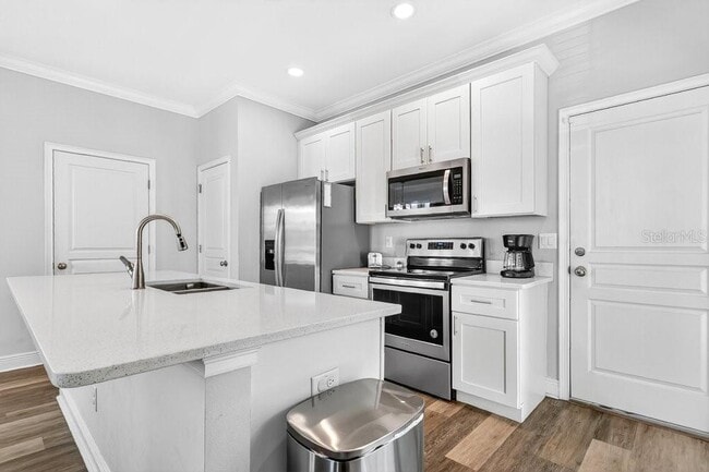 Building Photo - 50 W Esther St