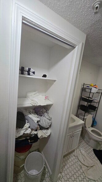 Building Photo - 31 Devereux St