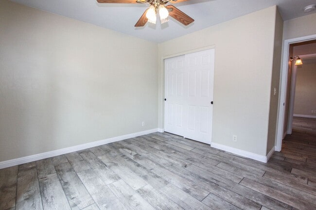 Building Photo - 3 Bedroom Home in Viewpoint East  Applicat...