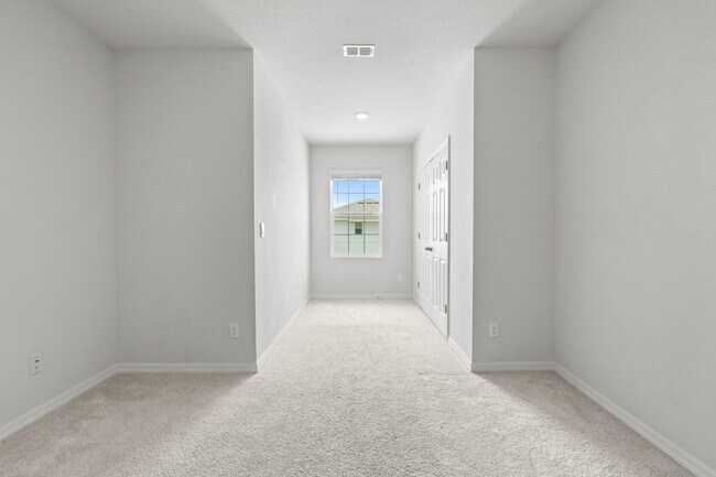 Building Photo - 12869 SW Forli Wy