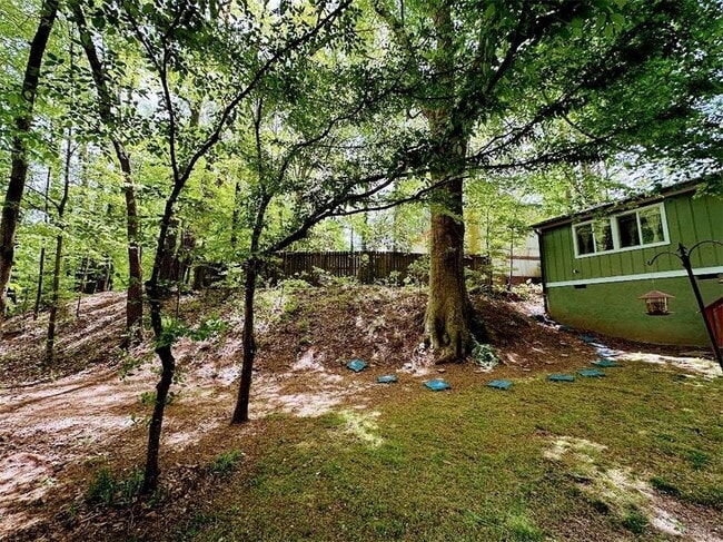 Building Photo - 921 Hemingway Rd