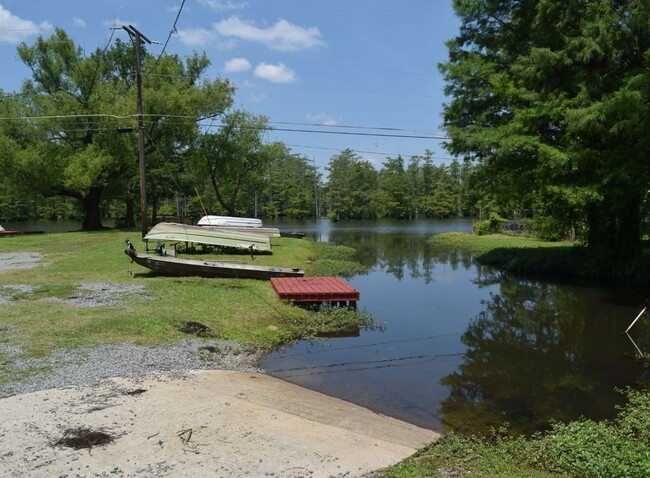 Building Photo - Indianhead Lake Estates  - available 10/1/...