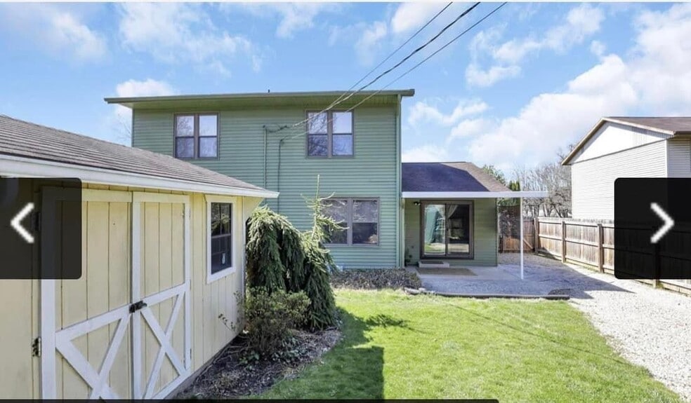 Building Photo - 1740 Churchill Downs Rd