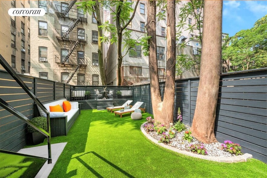 Building Photo - 158 W 136th St