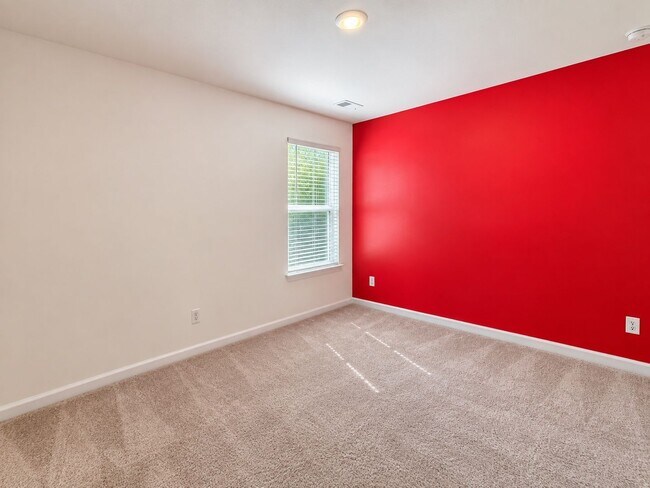Building Photo - 833 Kirby Ct