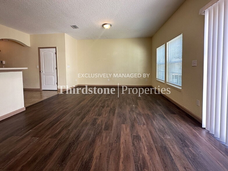 Building Photo - 1660 Biscayne Bay Cir