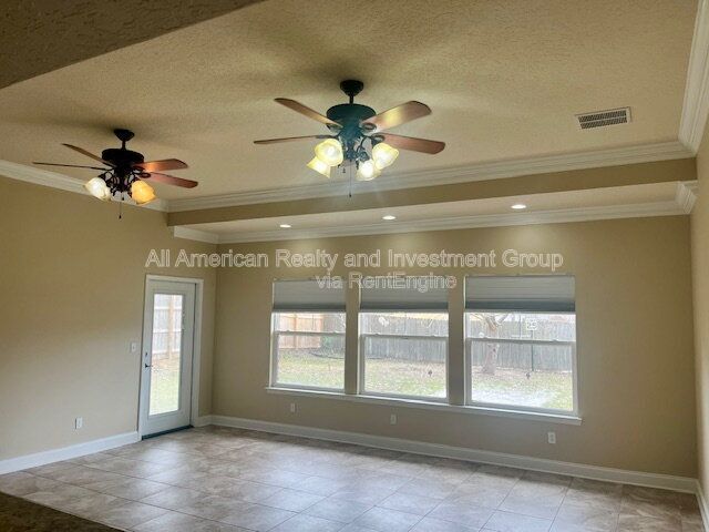 Building Photo - 518 Lakeview St