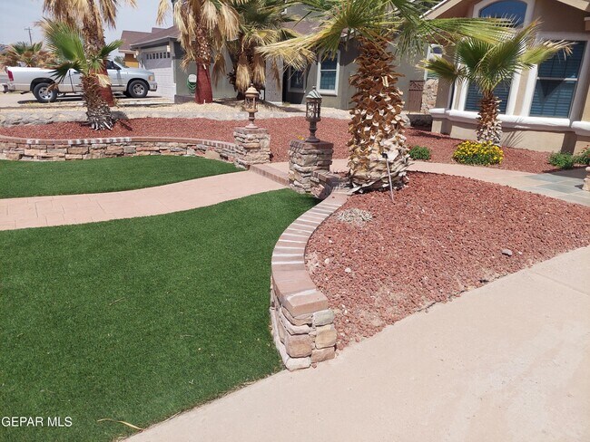 Building Photo - 14021 Highweed Dr