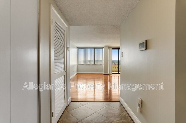 Building Photo - 6301 Stevenson Ave