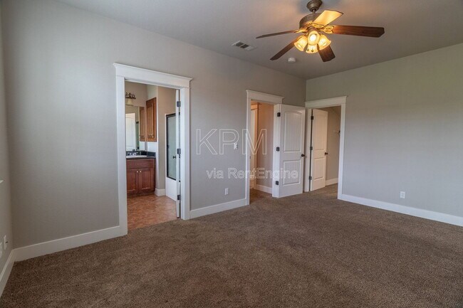 Building Photo - 2550 Plymouth Oaks Ct