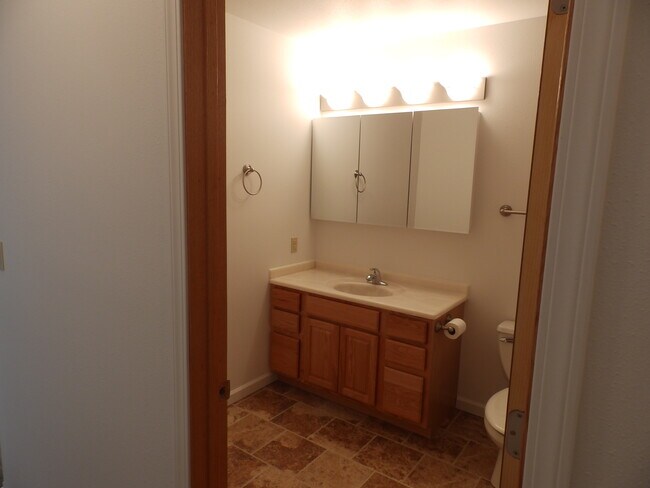 Building Photo - 36246 Irelands Way Cir