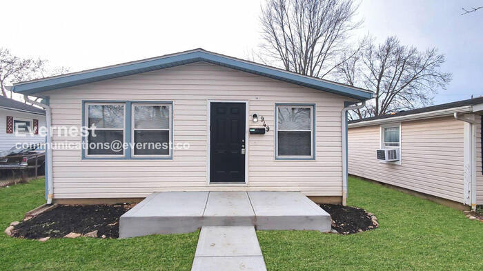 Primary Photo - 949 S Harris Ave