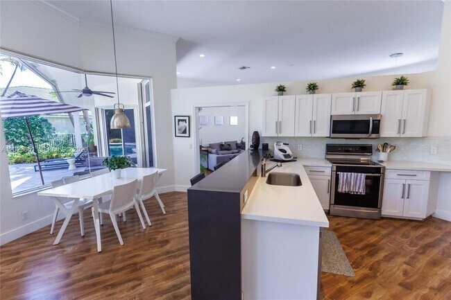 Building Photo - 280 Landings Blvd