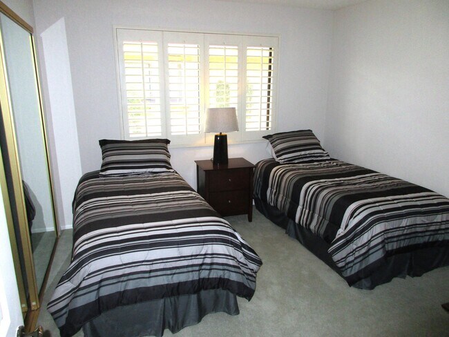 Building Photo - 85 Conejo Cir