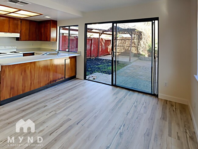 Building Photo - 2276 Sandcastle Way